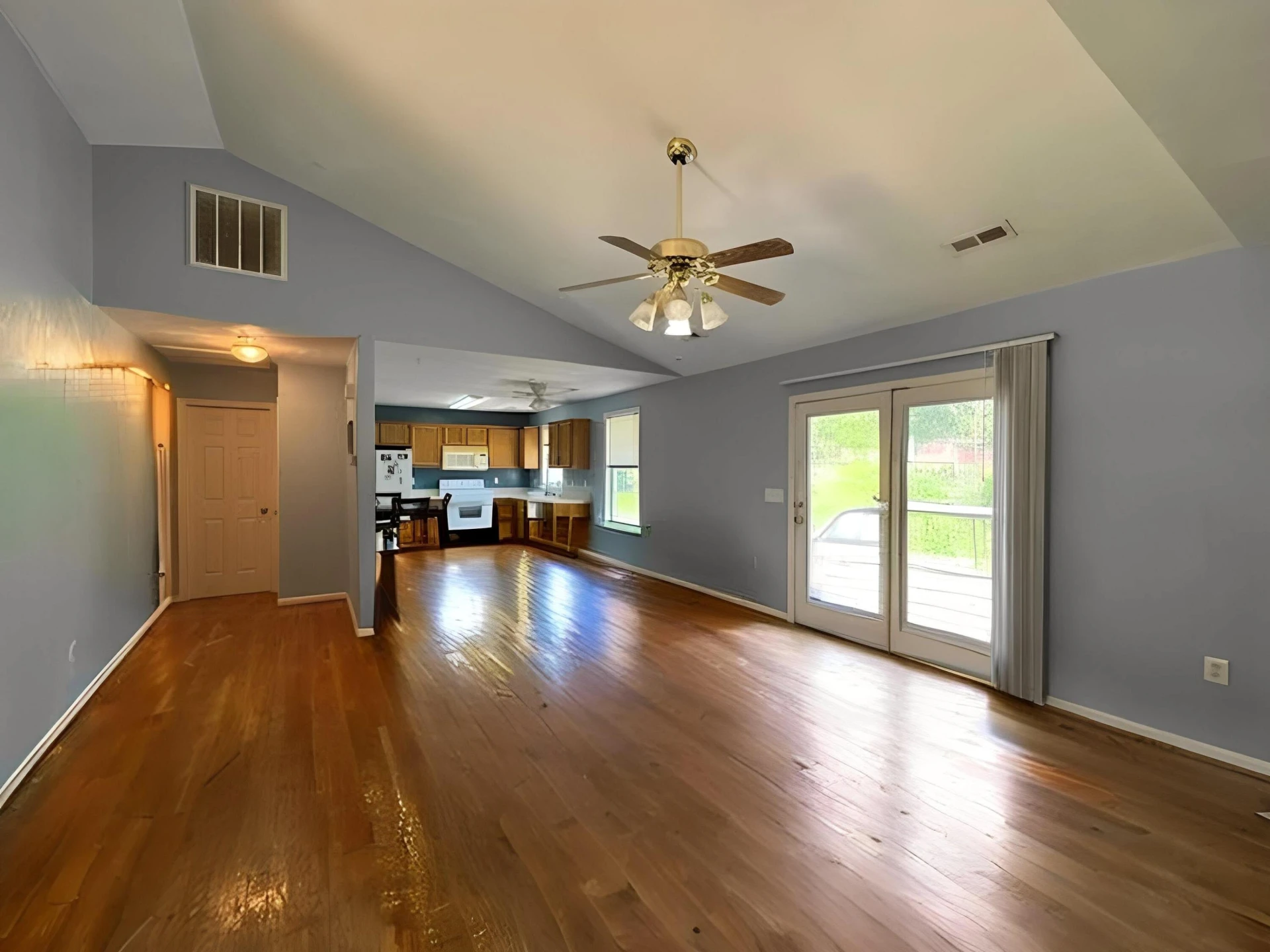 736 Caldwell ST - Photo 4