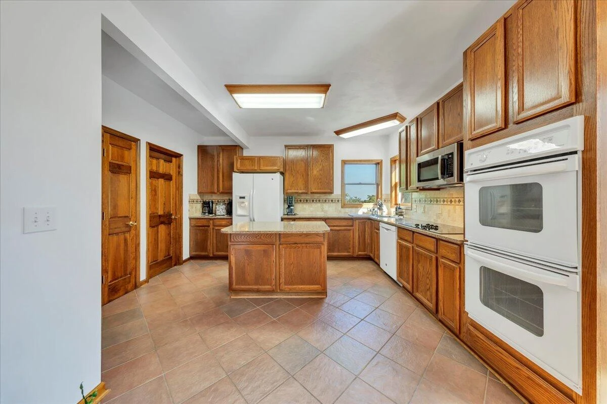 3924 Poplar Grove DR - Photo 15