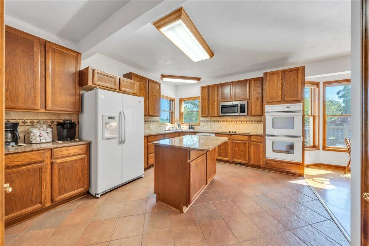 3924 Poplar Grove DR - Photo 16