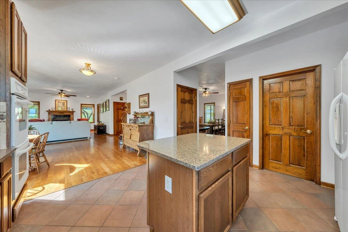 3924 Poplar Grove DR - Photo 19