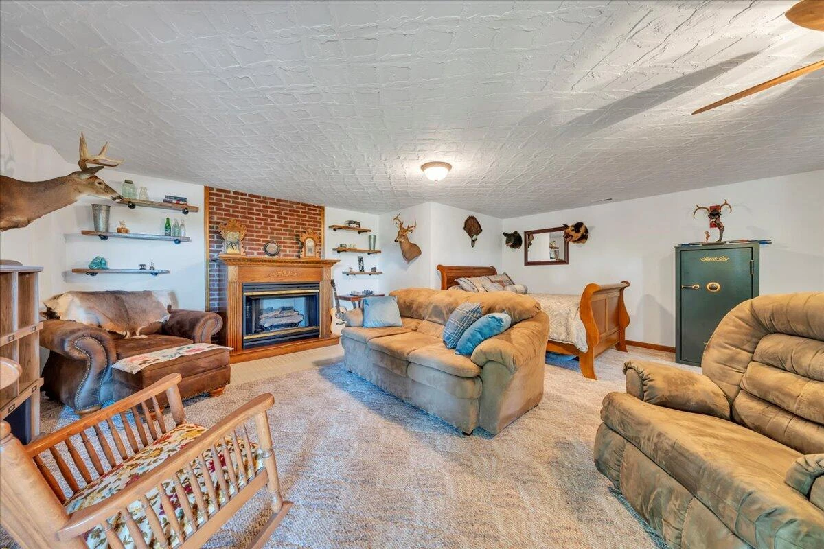 3924 Poplar Grove DR - Photo 39