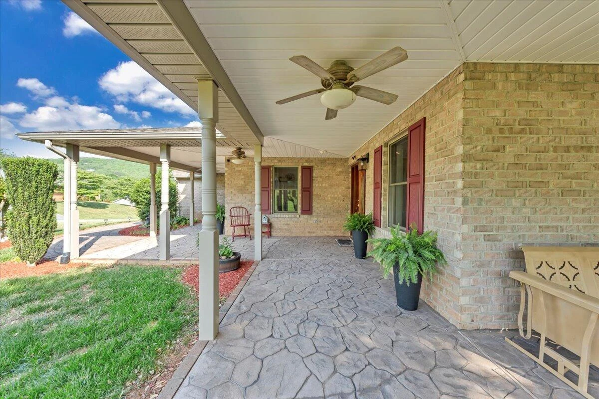 3924 Poplar Grove DR - Photo 4