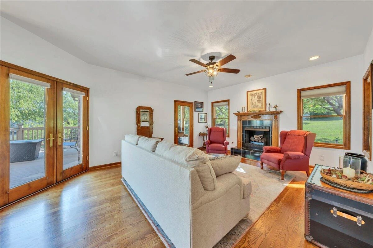 3924 Poplar Grove DR - Photo 8