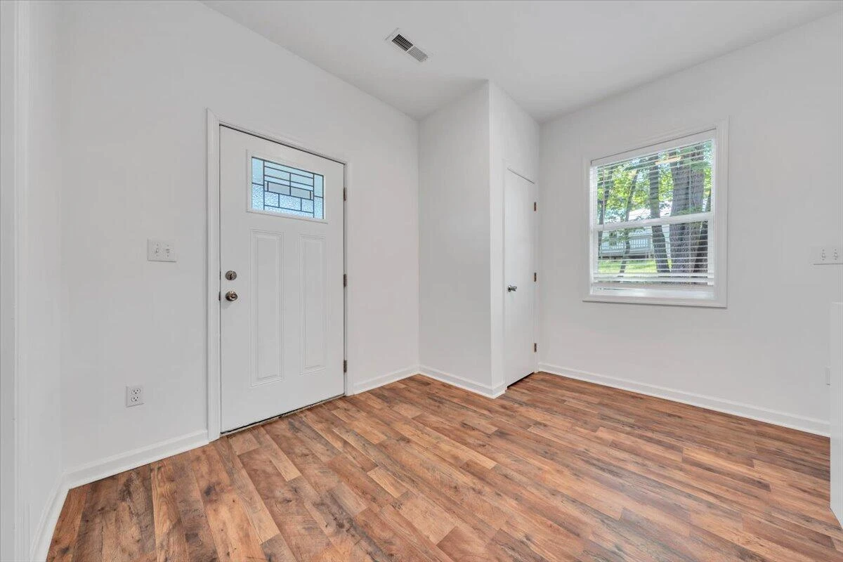 1113 17Th ST - Photo 4