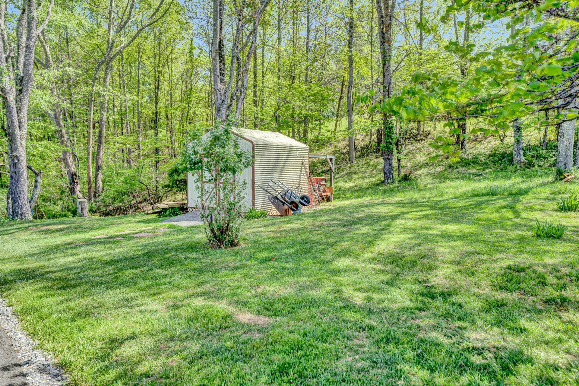 1033 Annie Bell RD - Photo 42