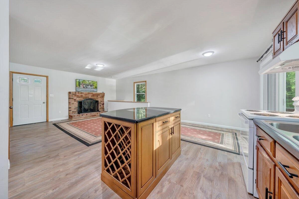 488 Sleepy Hollow DR - Photo 11
