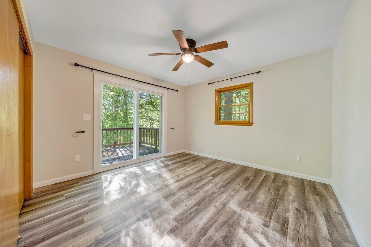 488 Sleepy Hollow DR - Photo 12
