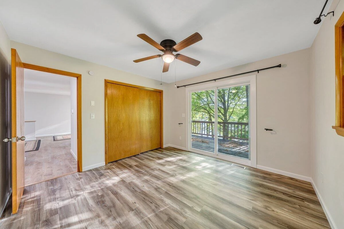 488 Sleepy Hollow DR - Photo 13