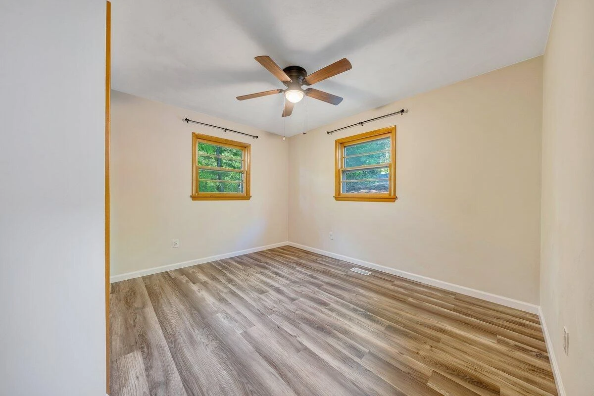 488 Sleepy Hollow DR - Photo 14
