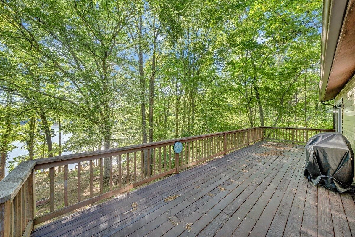 488 Sleepy Hollow DR - Photo 16