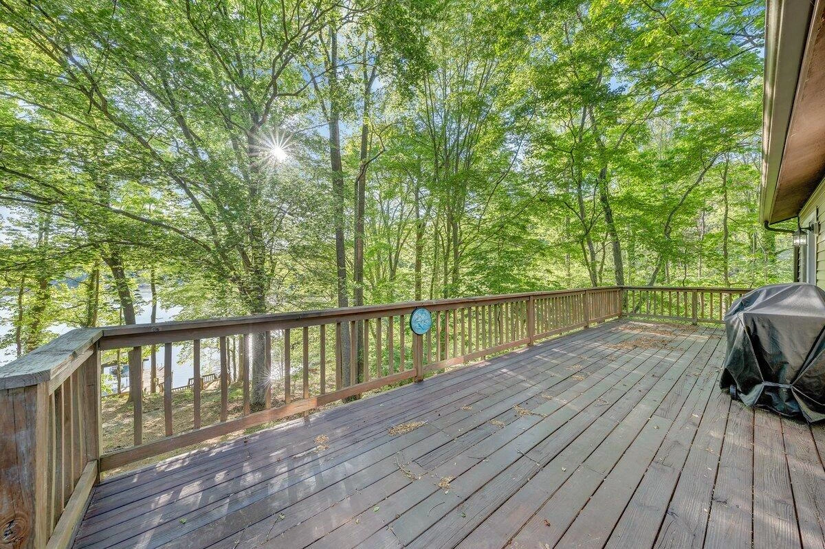488 Sleepy Hollow DR - Photo 17