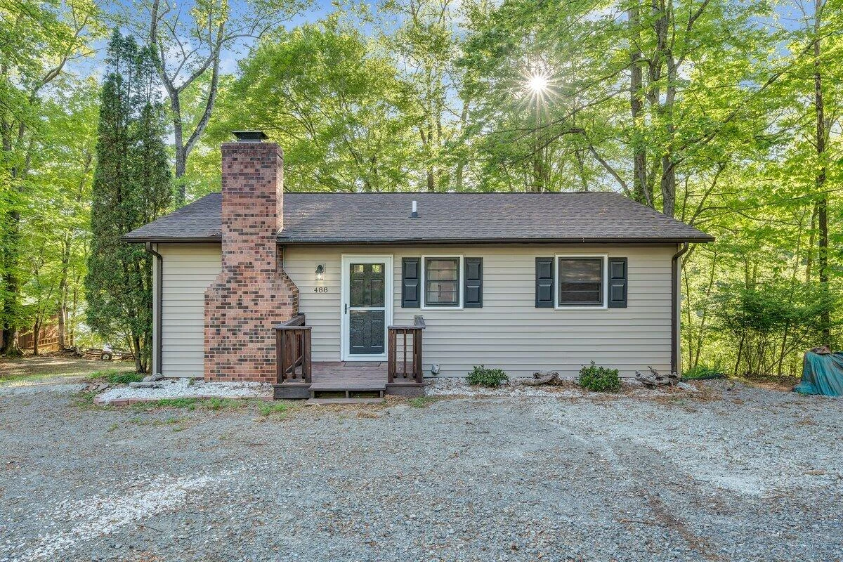 488 Sleepy Hollow DR - Photo 2