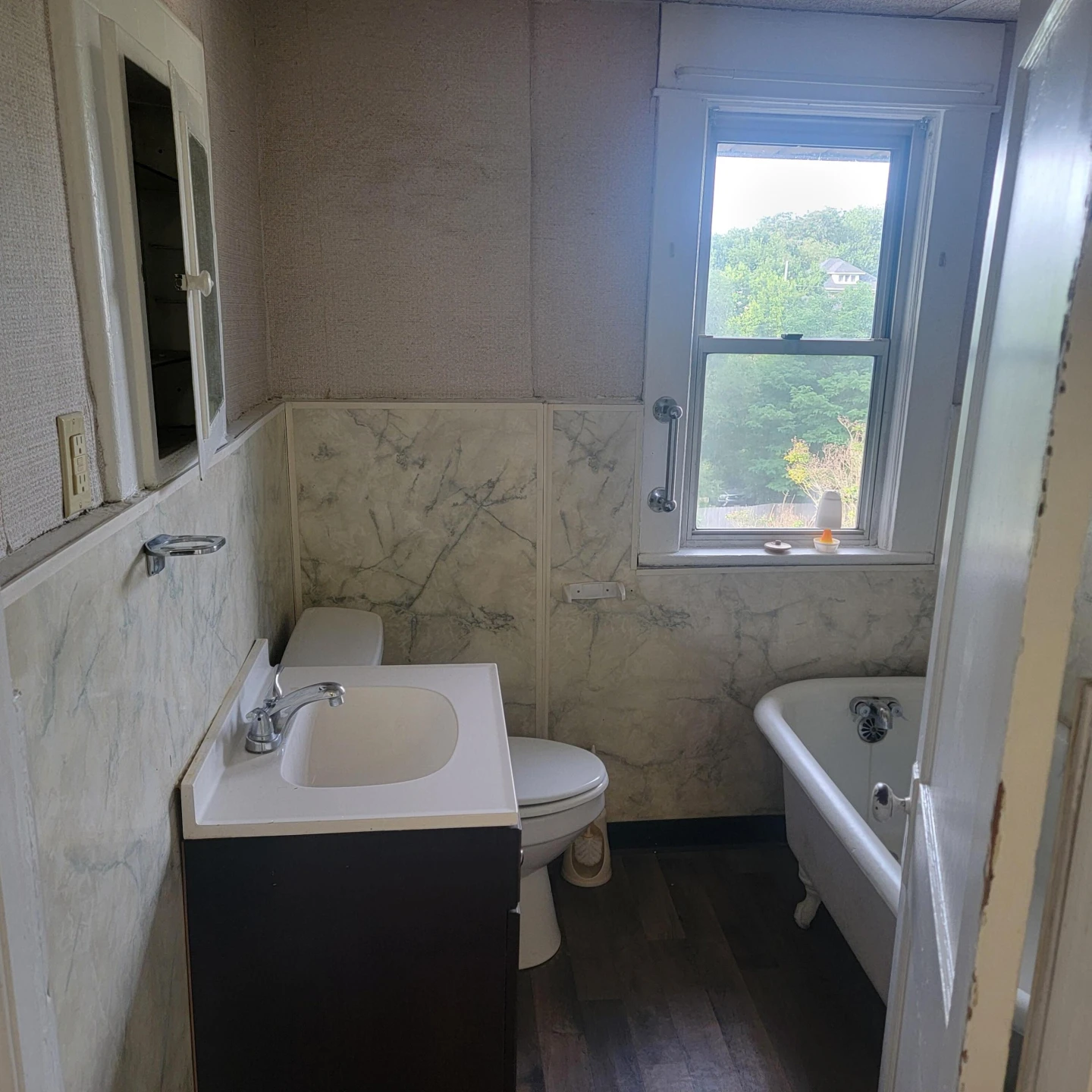 2118 Berkley AVE - Photo 12