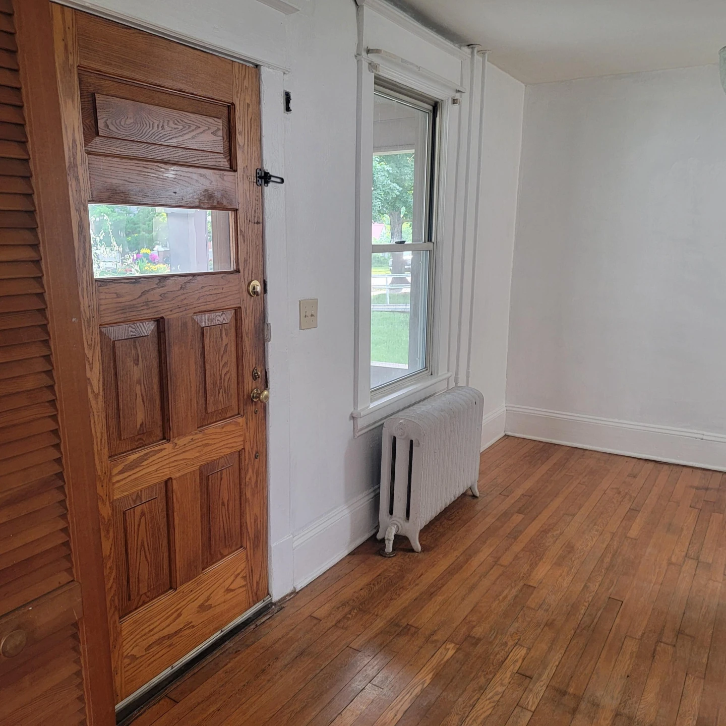 2118 Berkley AVE - Photo 2