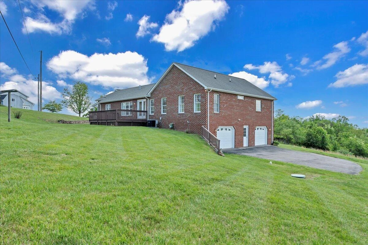 802 Gates LN - Photo 10