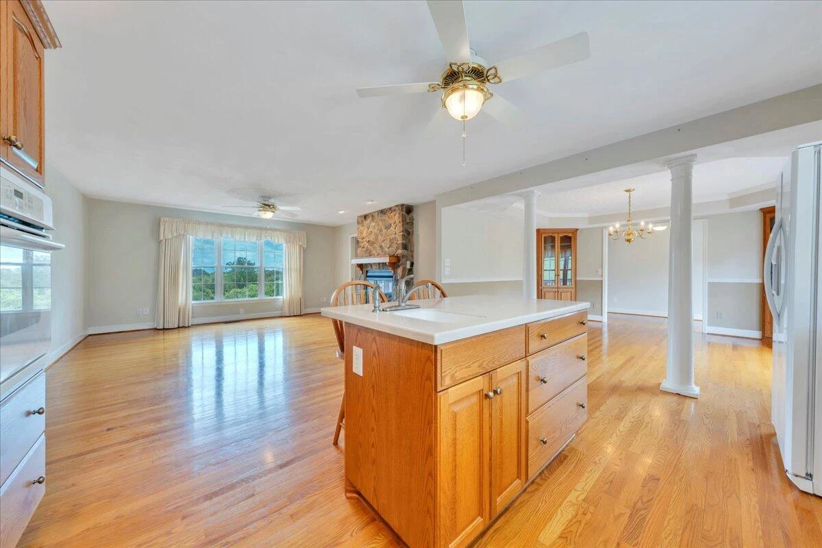 802 Gates LN - Photo 12