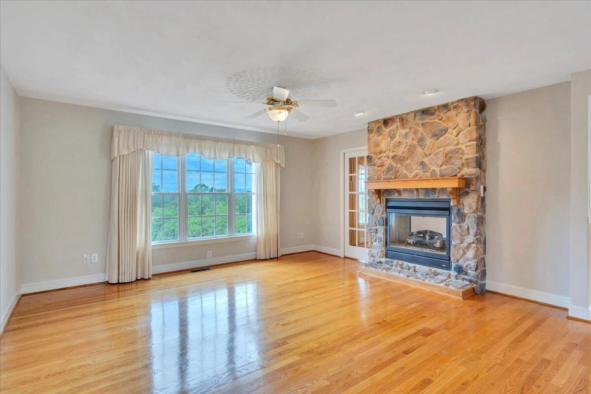 802 Gates LN - Photo 13
