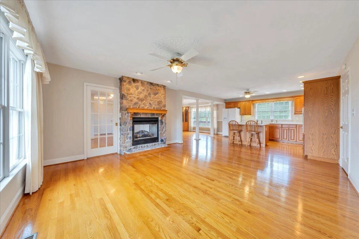 802 Gates LN - Photo 14