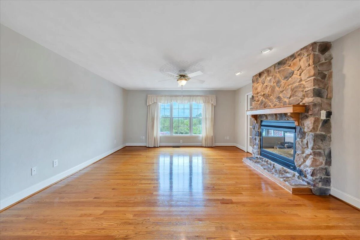 802 Gates LN - Photo 19