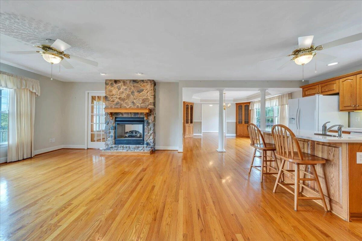 802 Gates LN - Photo 25