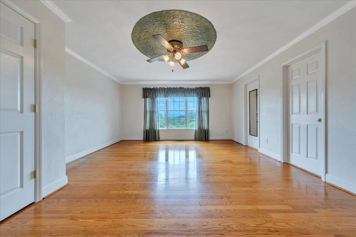 802 Gates LN - Photo 27