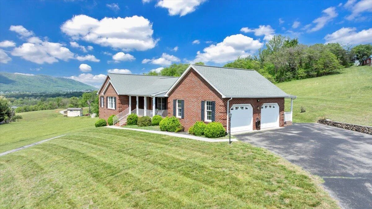 802 Gates LN - Photo 3