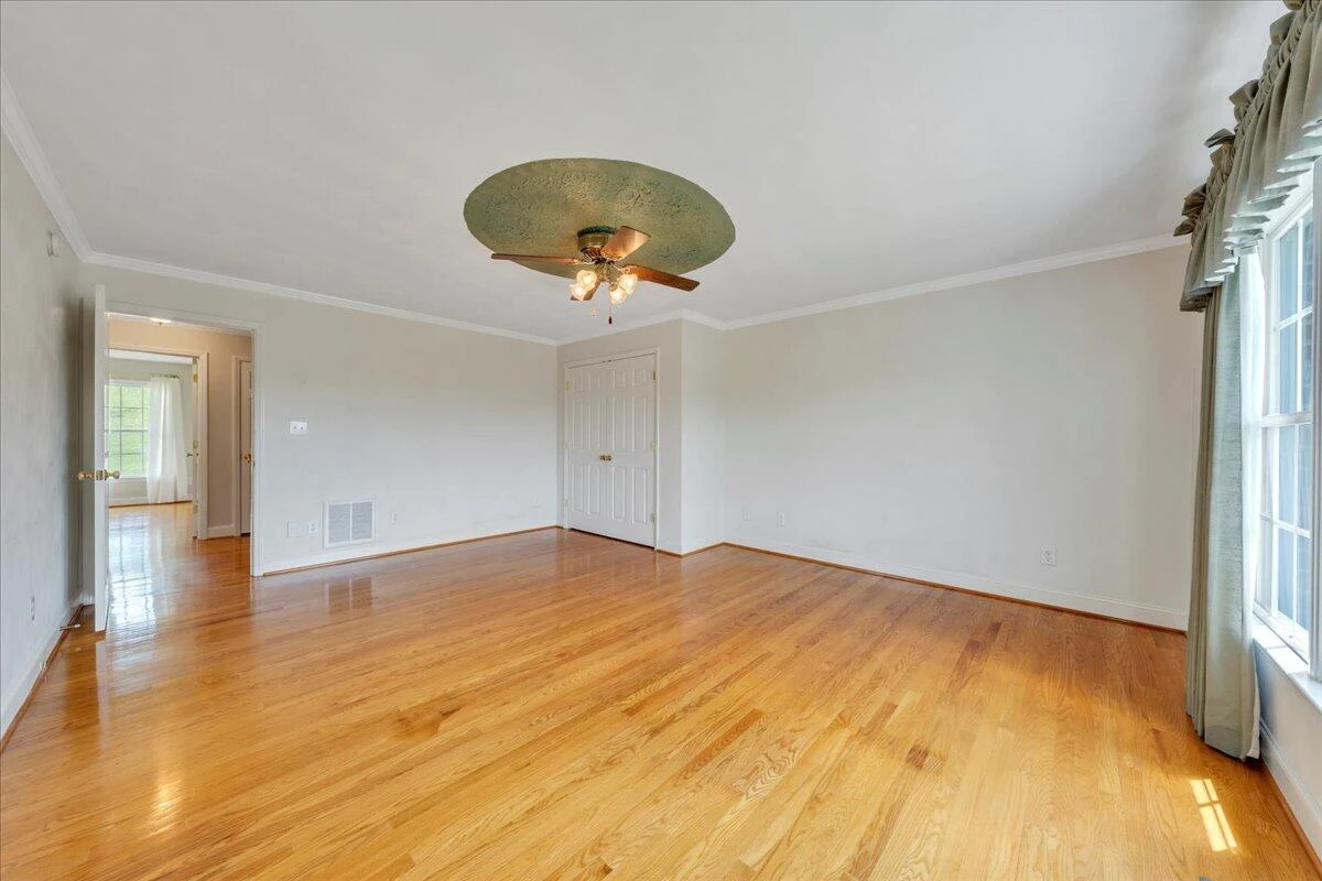 802 Gates LN - Photo 32
