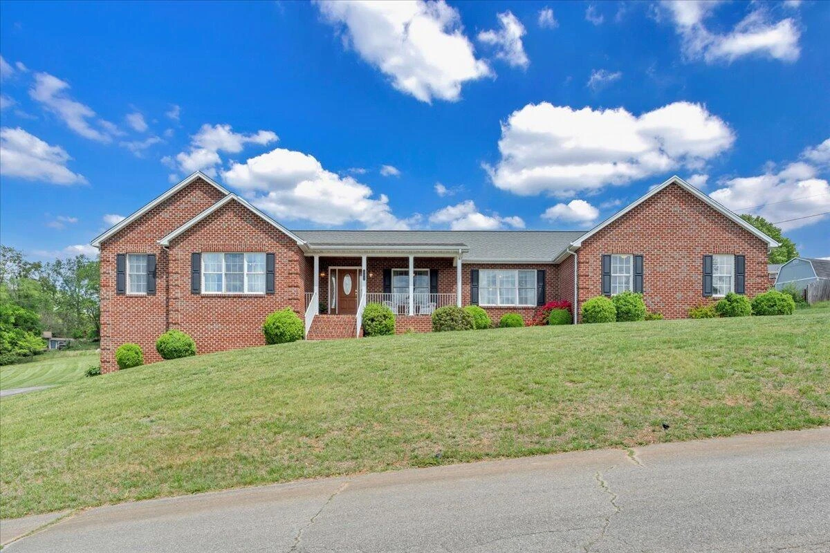 802 Gates LN - Photo 4