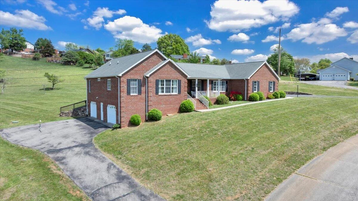802 Gates LN - Photo 5