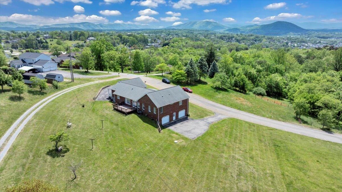 802 Gates LN - Photo 70