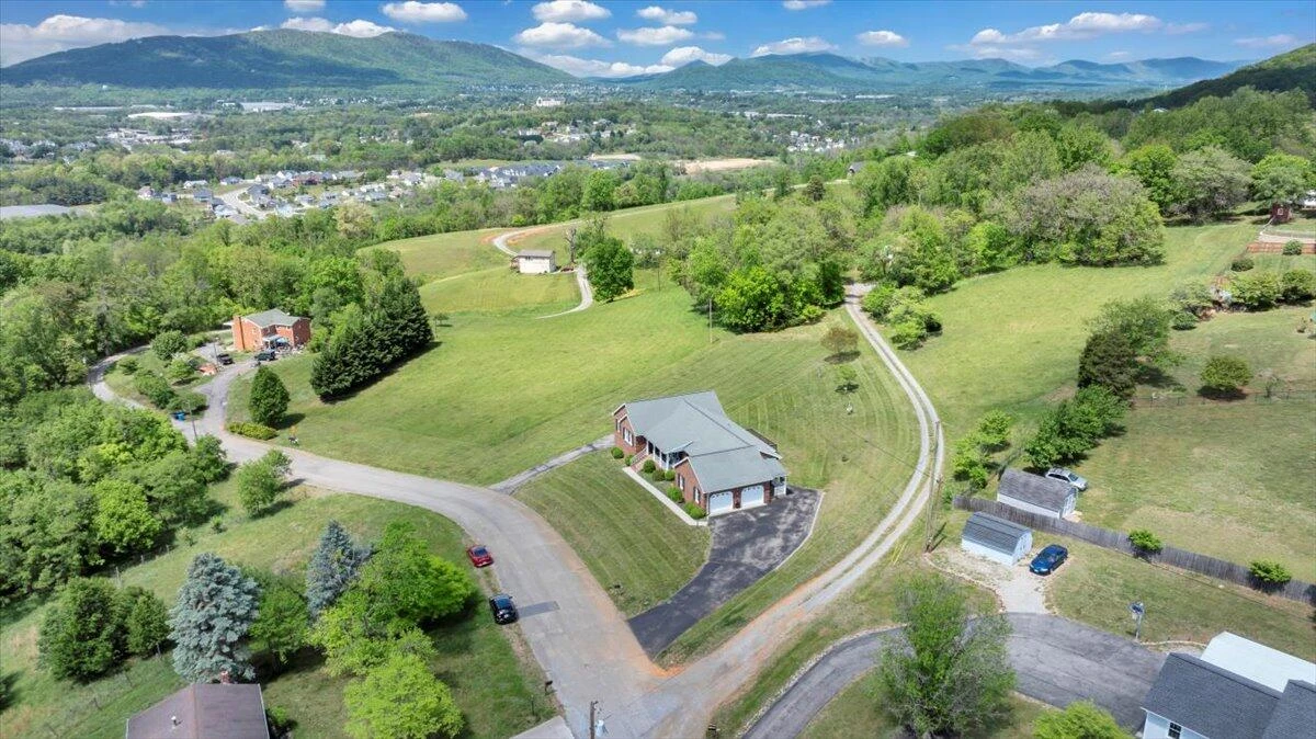 802 Gates LN - Photo 74