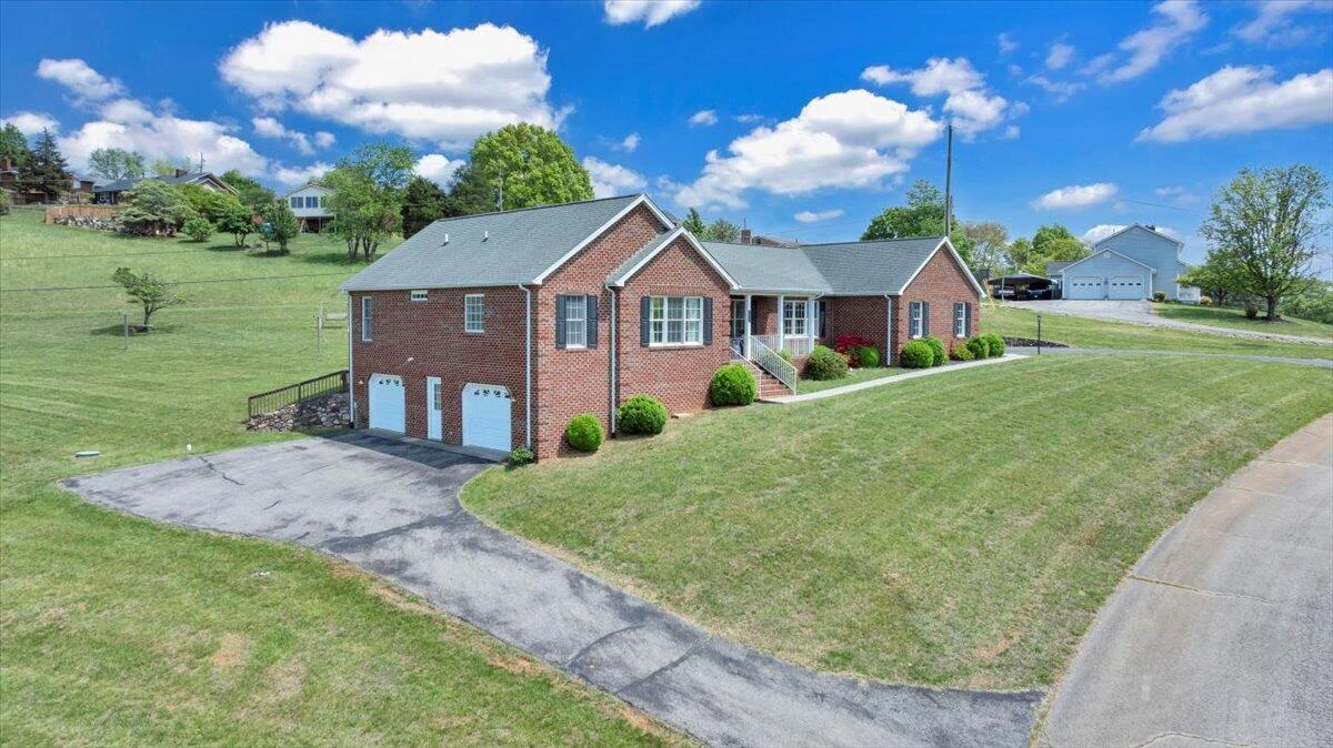 802 Gates LN - Photo 79