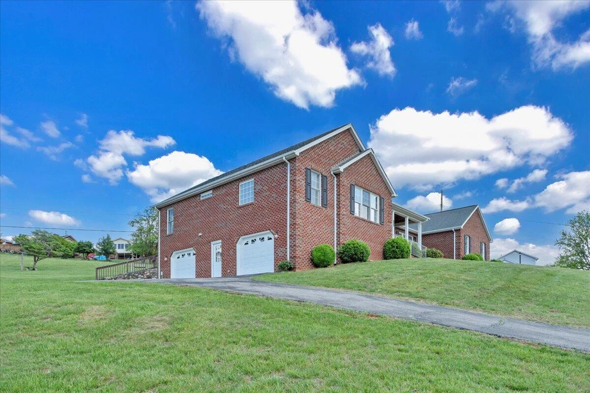 802 Gates LN - Photo 8