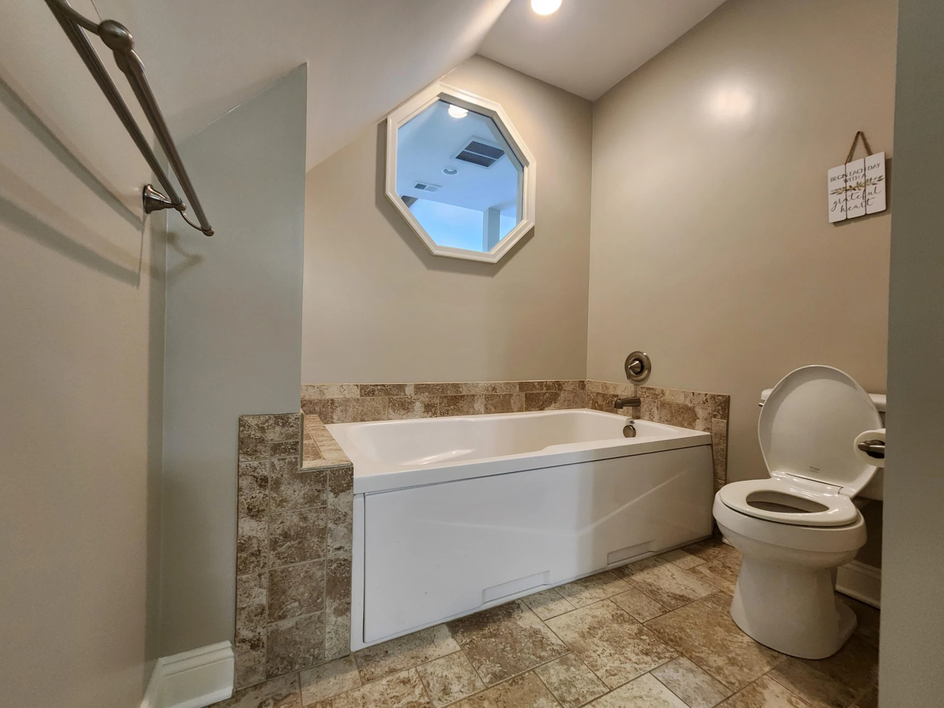 1075 Roxy DR - Photo 18