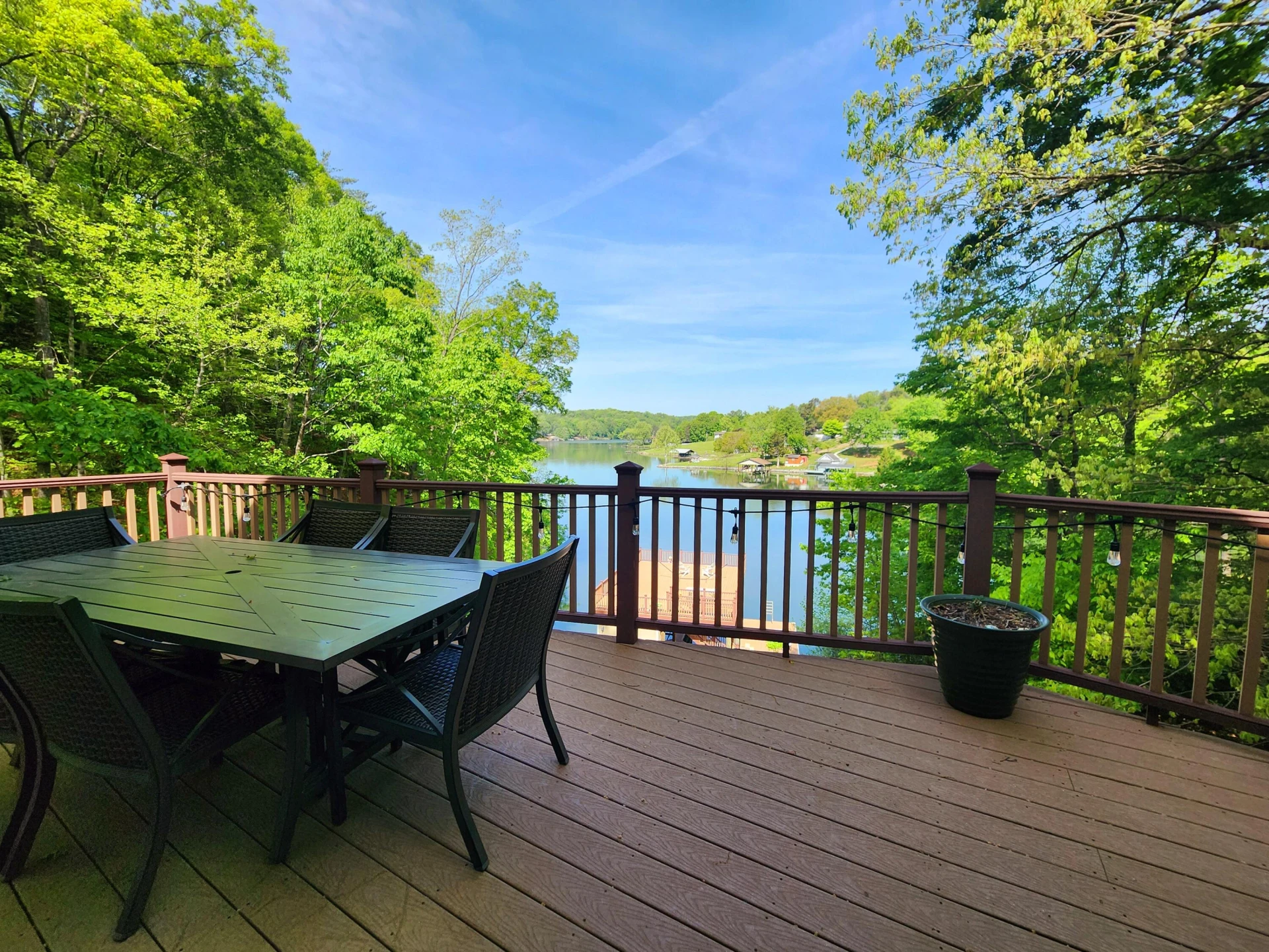 1075 Roxy DR - Photo 2