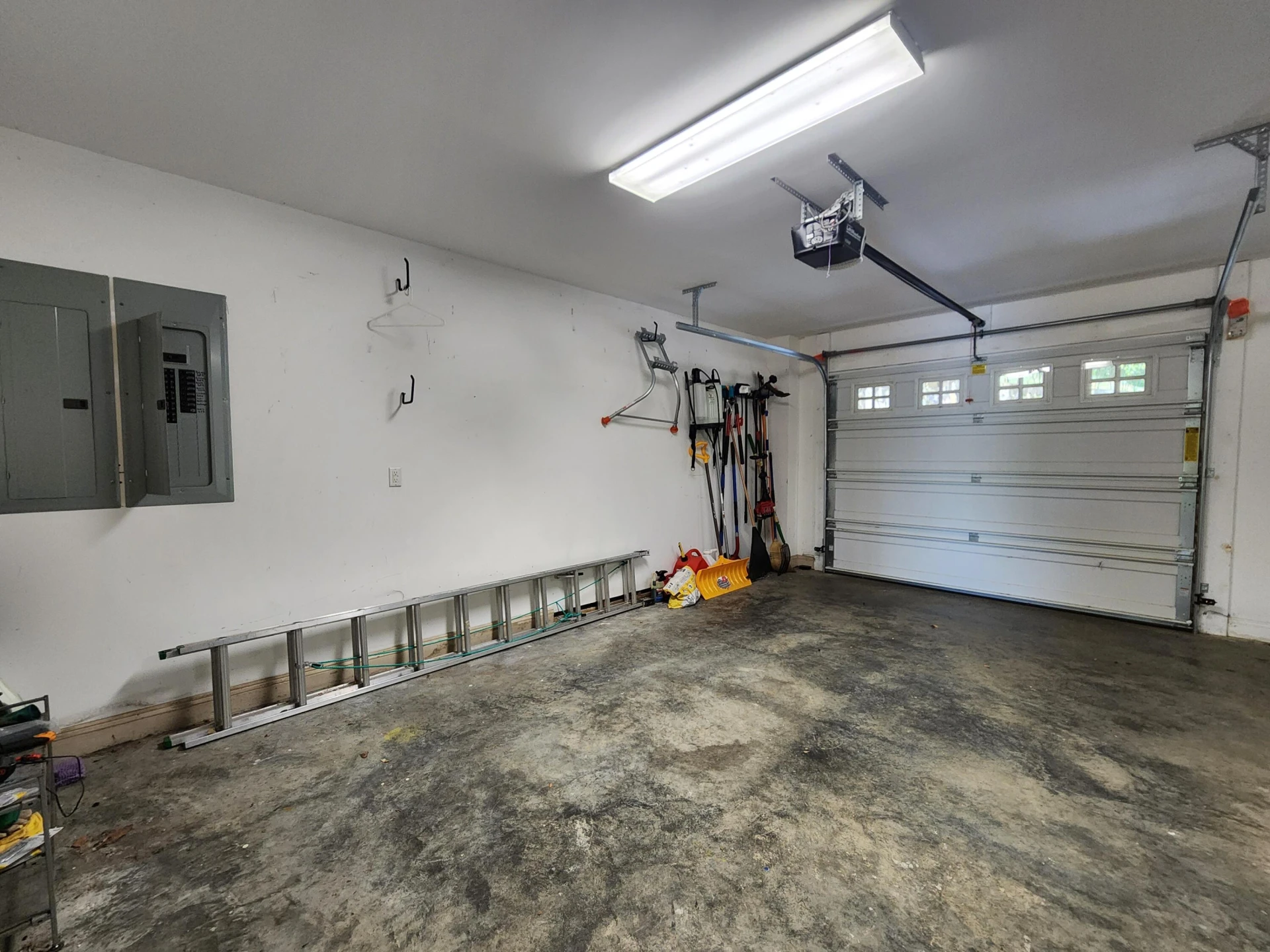 1075 Roxy DR - Photo 24