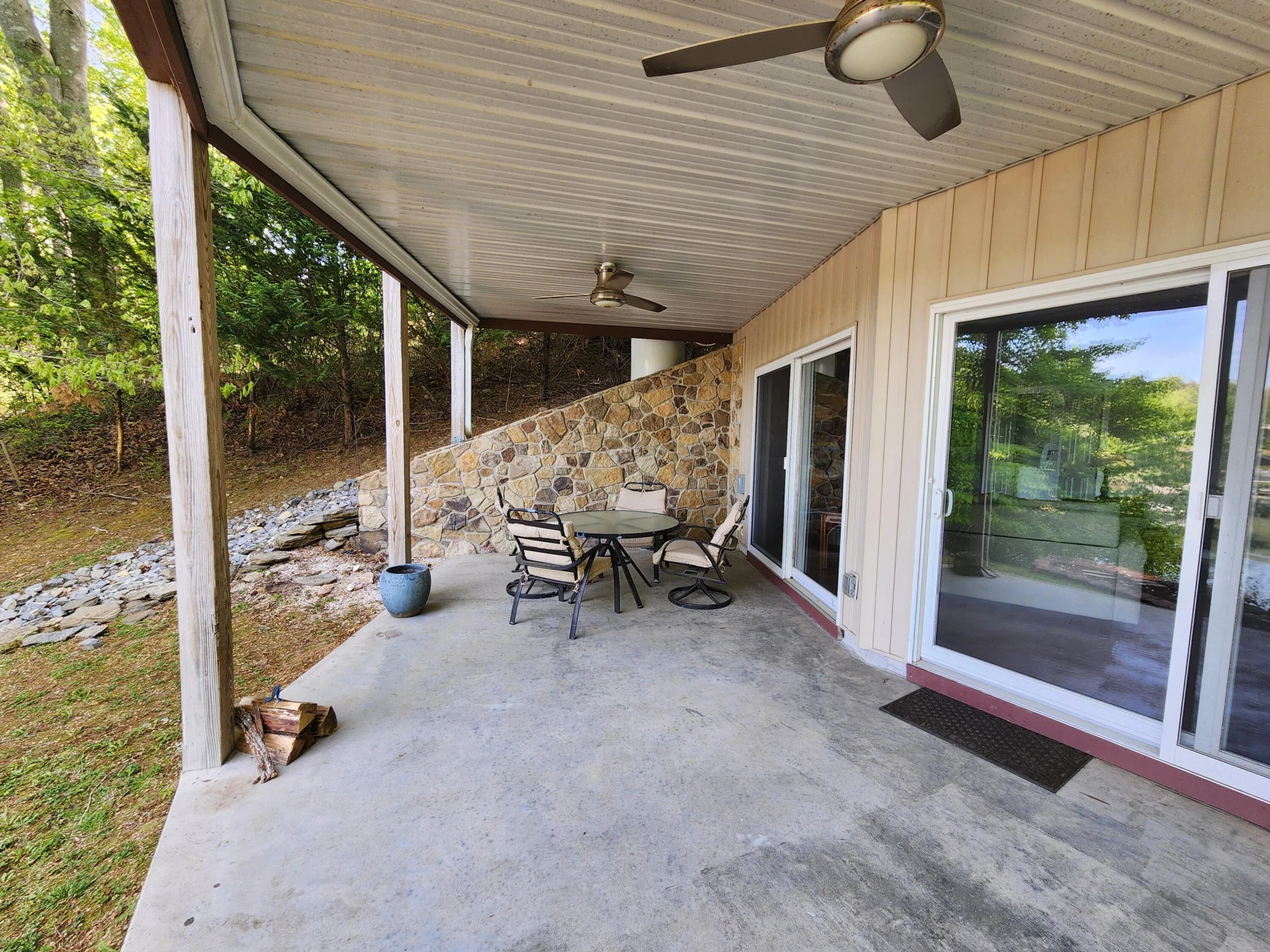 1075 Roxy DR - Photo 26