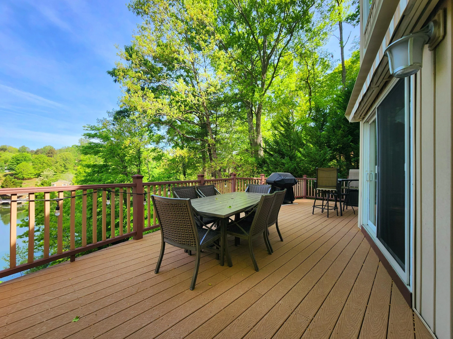 1075 Roxy DR - Photo 3