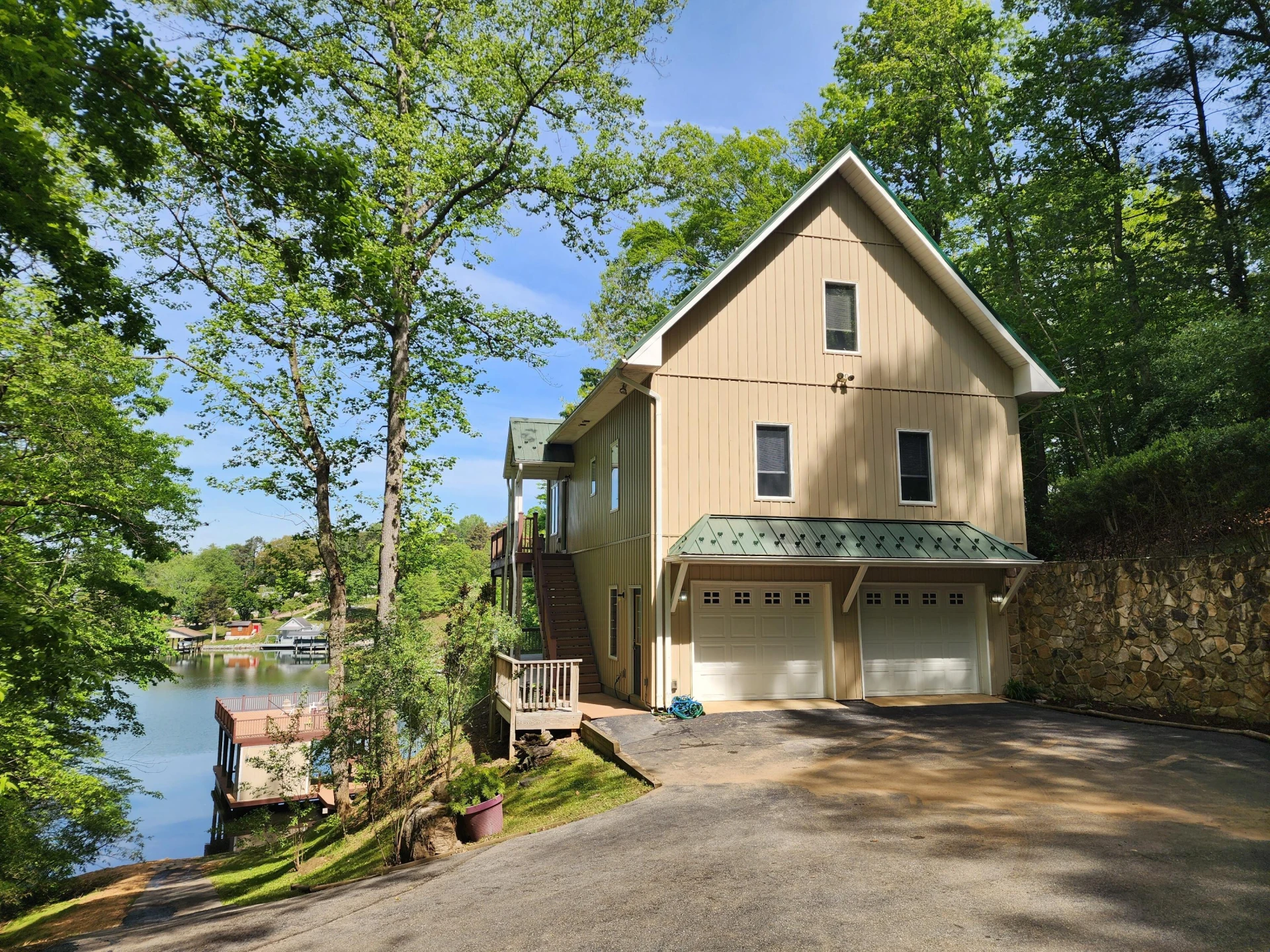 1075 Roxy DR - Photo 36