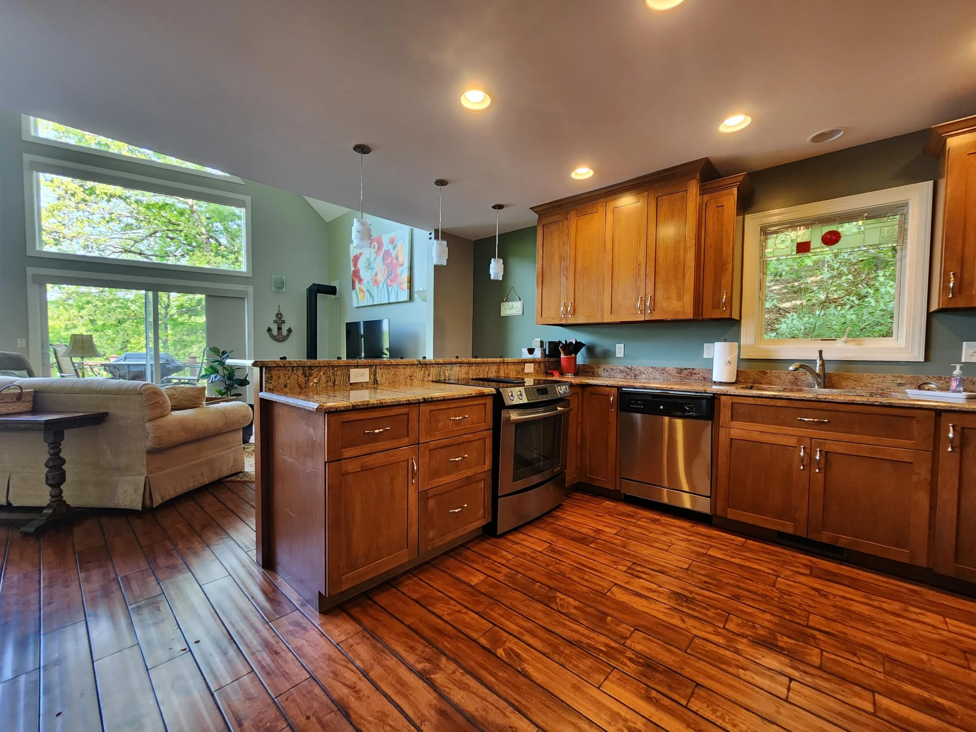 1075 Roxy DR - Photo 8