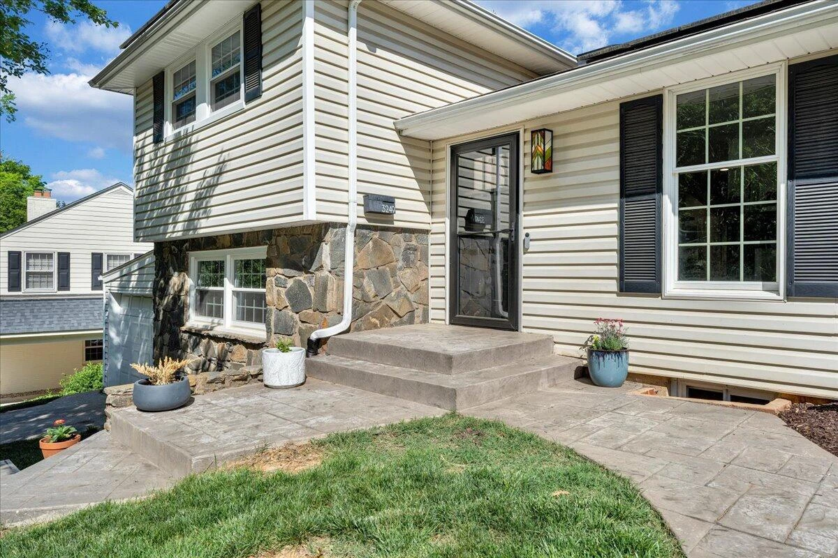 3249 Somerset ST - Photo 2