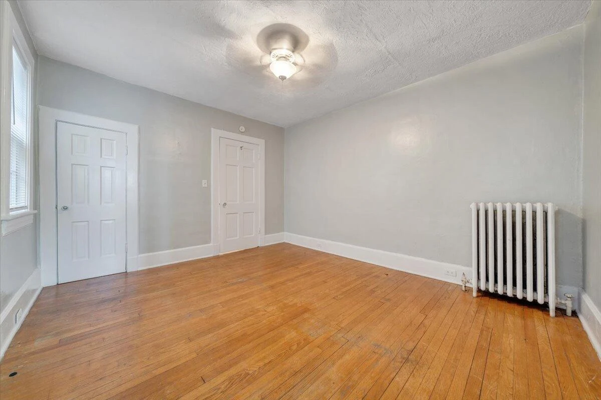 2521 Longview AVE - Photo 11