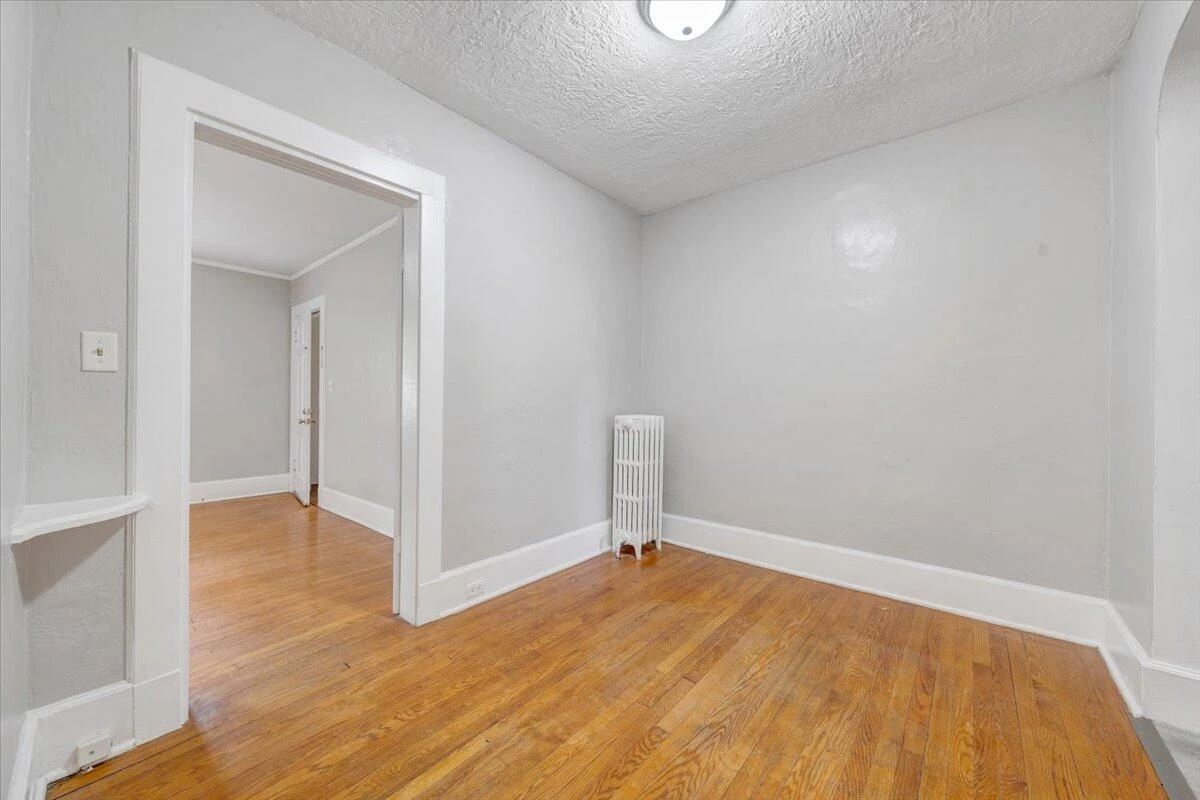 2521 Longview AVE - Photo 12