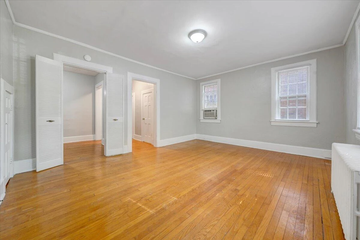 2521 Longview AVE - Photo 16