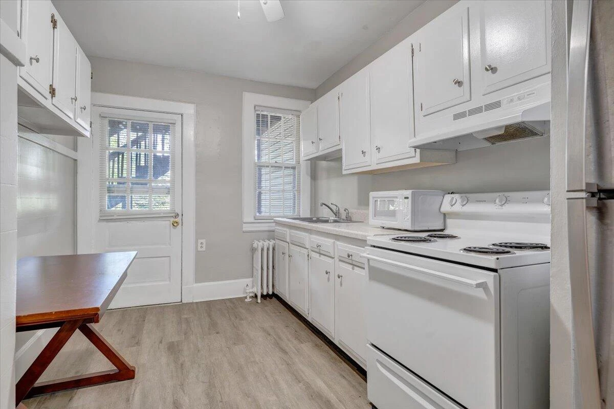 2521 Longview AVE - Photo 18