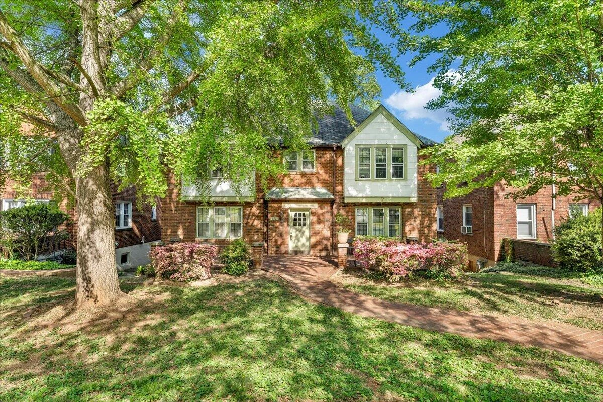 2521 Longview AVE - Photo 3