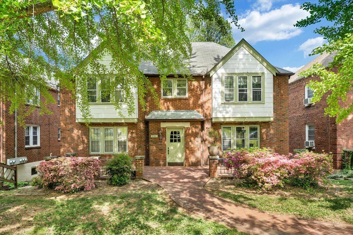 2521 Longview AVE - Photo 4