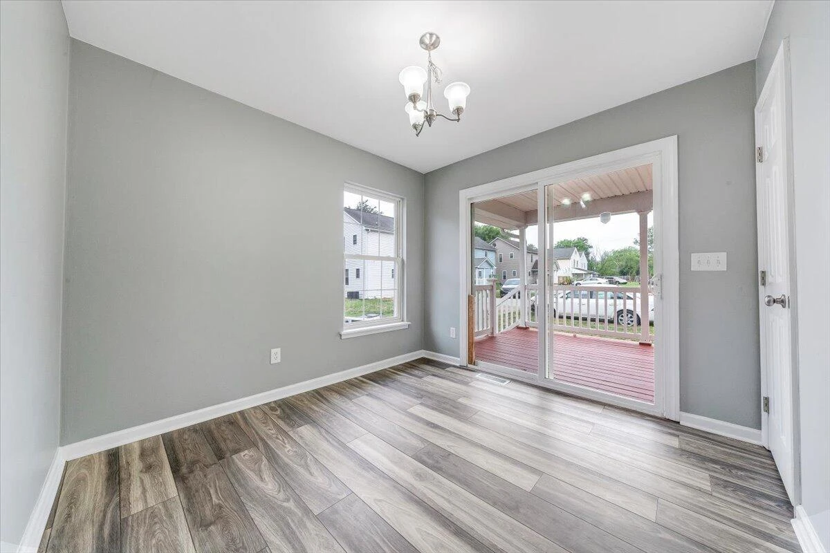 716 12th ST - Photo 14