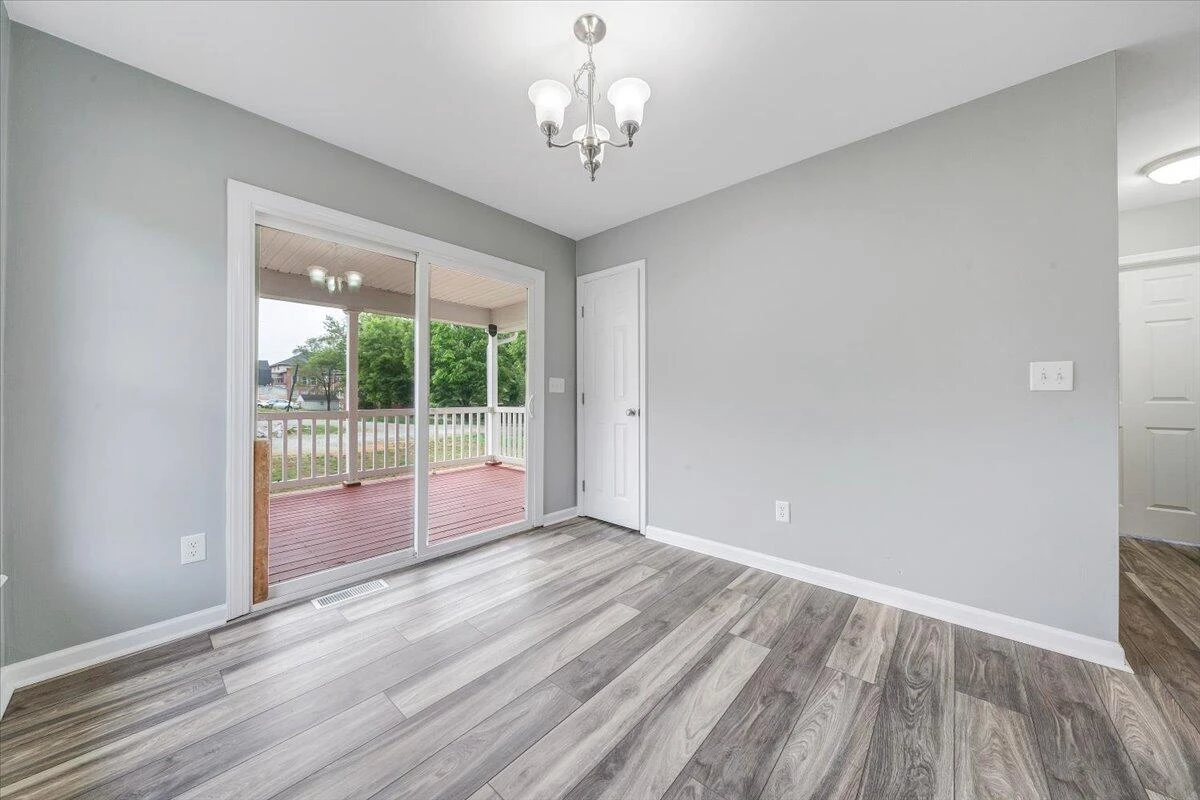 716 12th ST - Photo 15