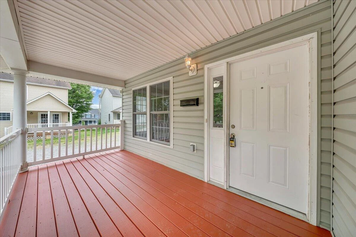 716 12th ST - Photo 4